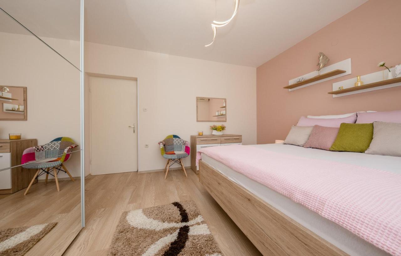Apartments Luka Раб Экстерьер фото
