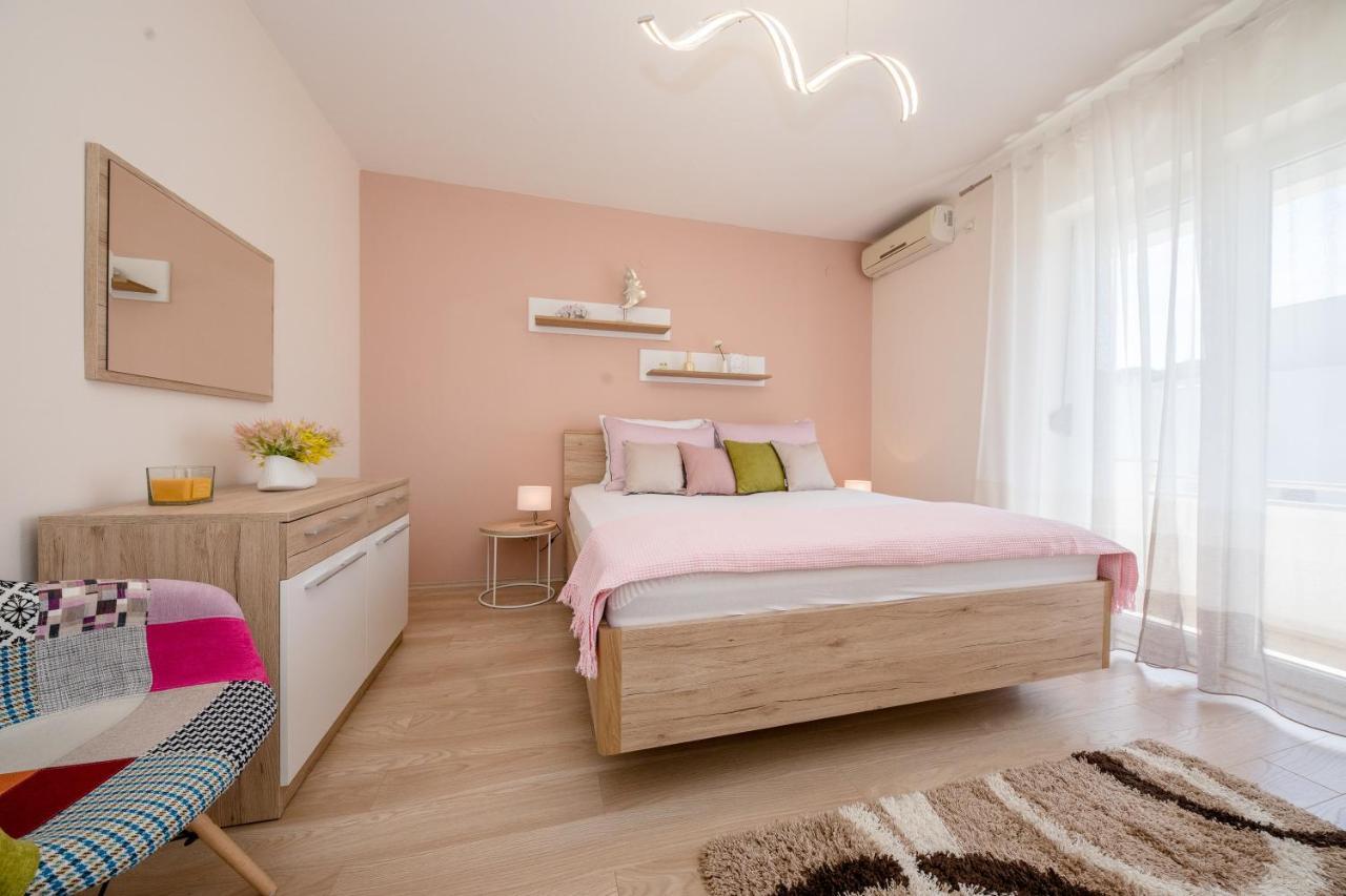 Apartments Luka Раб Экстерьер фото