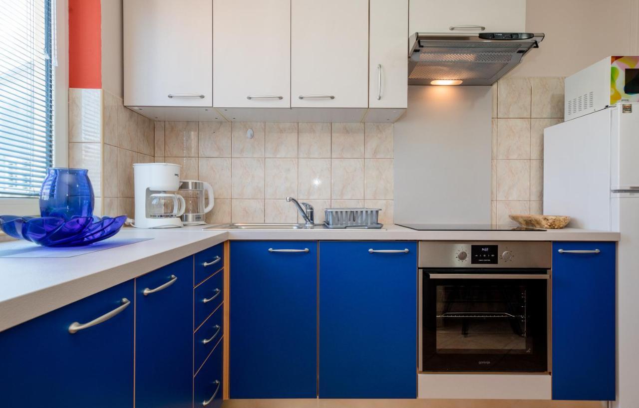 Apartments Luka Раб Экстерьер фото
