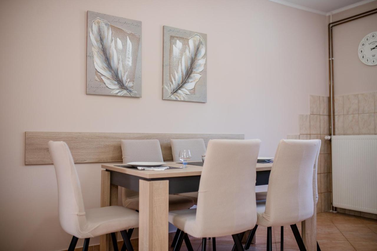 Apartments Luka Раб Экстерьер фото