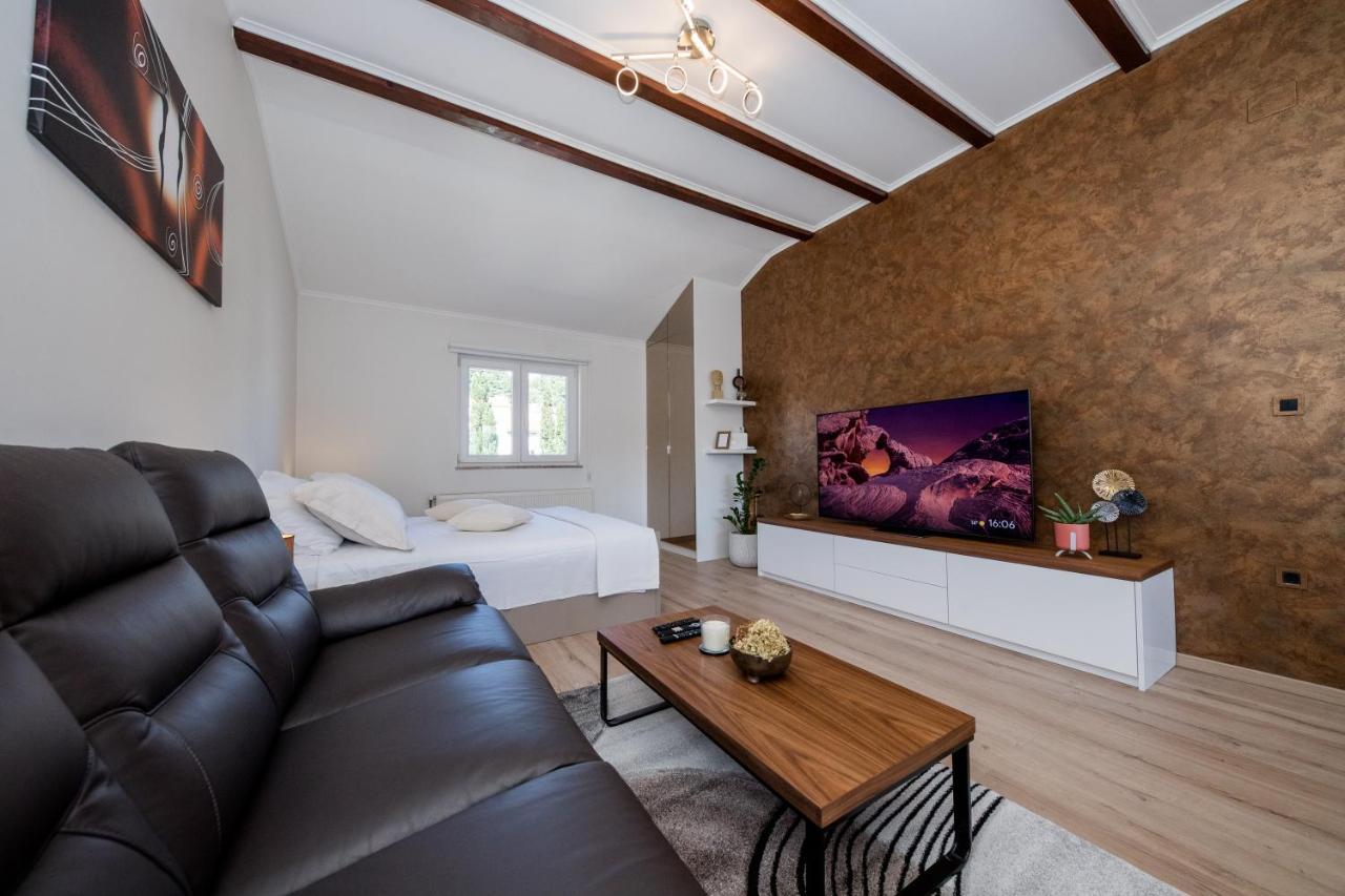 Apartments Luka Раб Экстерьер фото