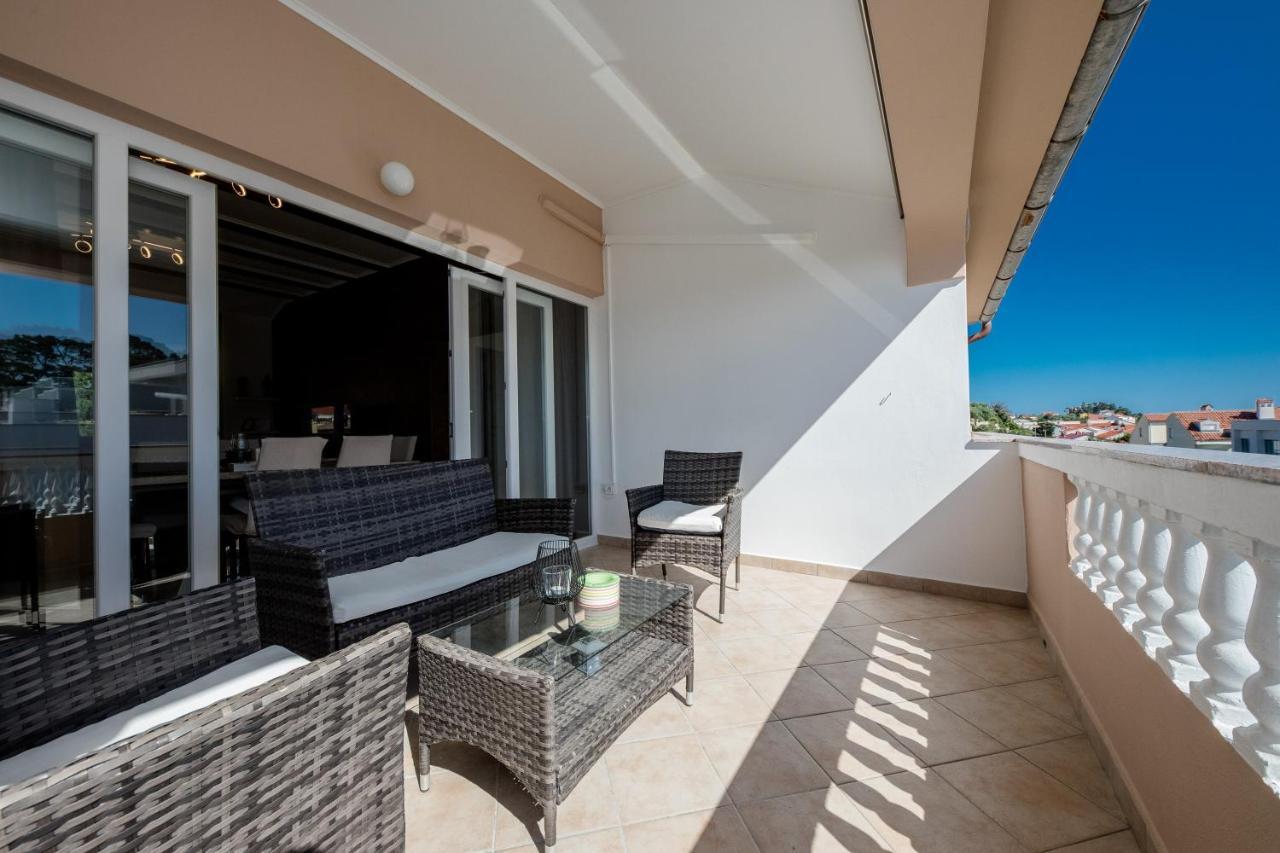 Apartments Luka Раб Экстерьер фото
