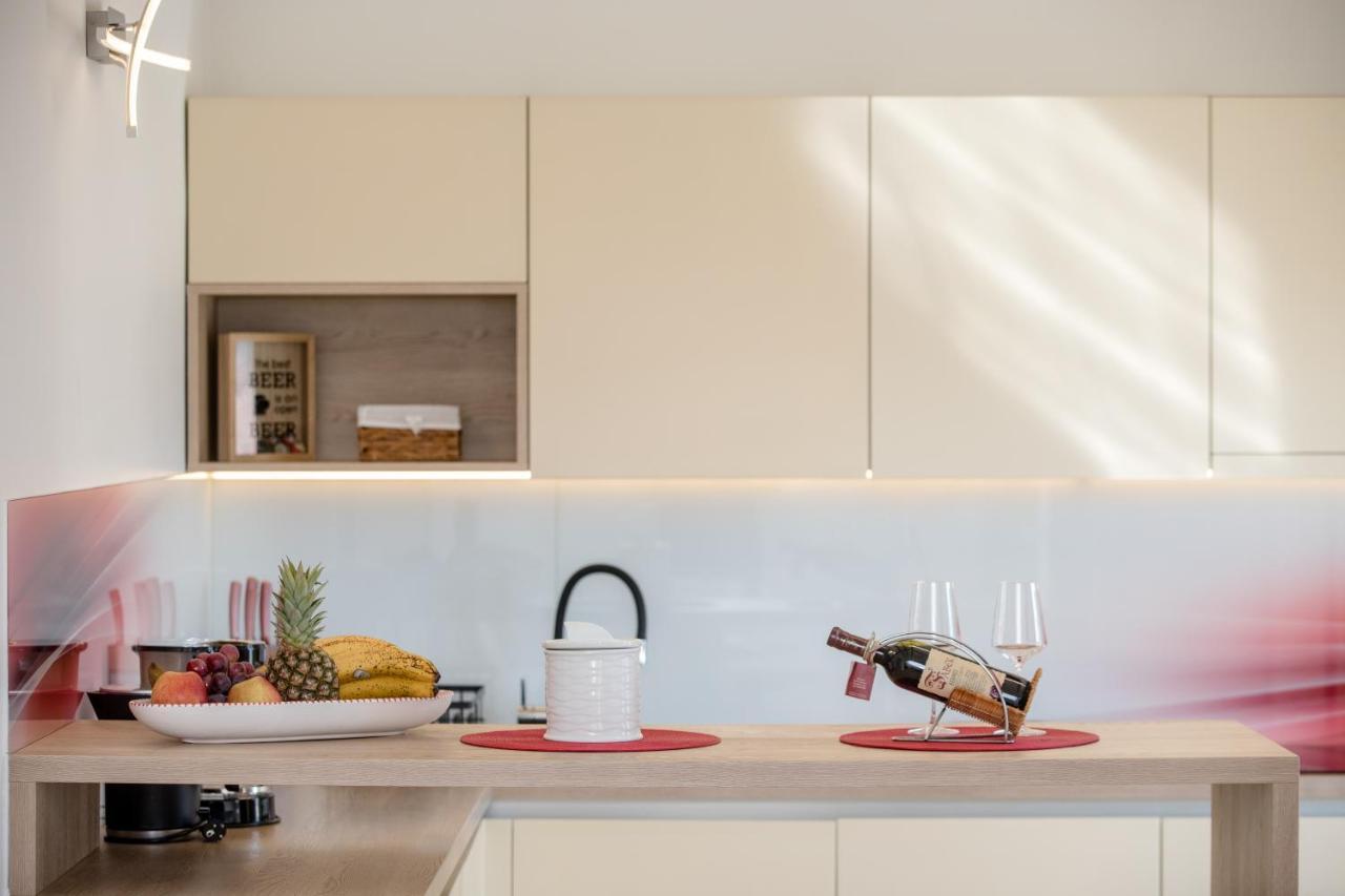 Apartments Luka Раб Экстерьер фото